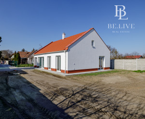 PREDANÉ- PREDAJ- 4- IZBOVÝ- BUNGALOV-KOSTOLNÁ PRI DUNAJI