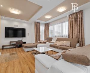 PREDANÉ- PREDAJ- 6 IZBOVÝ- VYSOKÁ PRI MORAVE