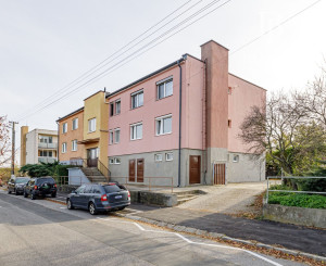 PREDANÝ- PREDAJ- 4-IZBOVÝ– 85 m2- GARÁŽ-ZÁHRADY-VAJNORY