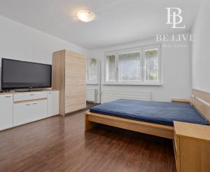 PREDANÉ-3IZBOVÝ BYT-PREDAJ- S PIVNICOU- PETRŽALKA