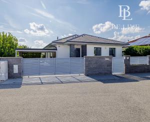 REZERVOVANÉ- SMART- BUNGALOV-  4IZBOVÝ- BAZÉN- BERNOLÁKOVO