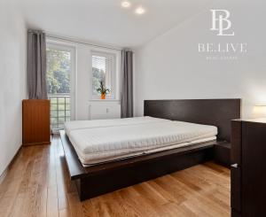 PREDAJ- MODERNÝ- 3IZBOVÝ BYT- PARKOVACIE MIESTO-STARÉ MESTO