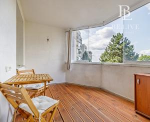 PREDAJ- MODERNÝ- 3IZBOVÝ BYT- PARKOVACIE MIESTO-STARÉ MESTO