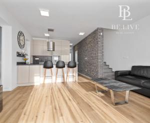 PRENÁJOM- 4-IZBOVÝ MODERNÝ- RODINNÝ DOM- MALINOVO/ TRI VODY