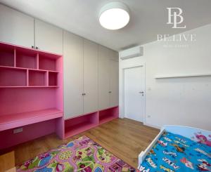 OFF PONUKA - LUXUSNÝ PENTHOUSE - PANORAMATICKÝ VÝHĽAD- TERASA- 4-IZBOVÝ - KOLIBA