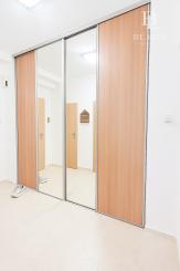 OFF PONUKA - SLNEČNÝ 2-IZBOVÝ BYT – MOŽNOSŤ 3 IZIEB- RAČA –KRASŇANY