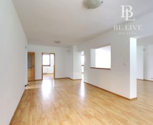 OFF PONUKA - PRIESTRANNÝ 8-IZBOVÝ DOM – TICHÁ VILOVÁ ŠTVRŤ – MOŽNOSŤ 2 BYTOVÝCH JEDNOTIEK – DÚBRAVKA