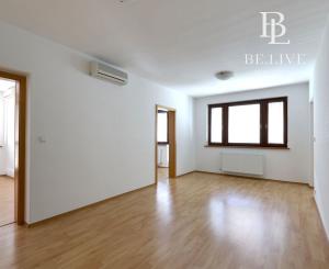 OFF PONUKA - PRIESTRANNÝ 8-IZBOVÝ DOM – TICHÁ VILOVÁ ŠTVRŤ – MOŽNOSŤ 2 BYTOVÝCH JEDNOTIEK – DÚBRAVKA