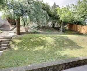 OFF PONUKA - PRIESTRANNÝ 8-IZBOVÝ DOM – TICHÁ VILOVÁ ŠTVRŤ – MOŽNOSŤ 2 BYTOVÝCH JEDNOTIEK – DÚBRAVKA