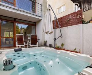 PREDAJ- INVESTIČNÝ- 5- IZBOVÝ- DOM- S BAZÉNOM- KARLOVÁ VES- BRATISLAVA 