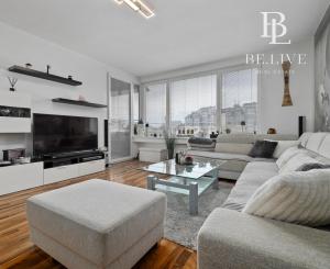 BE.LIVE COMPANY- PREDAJ- KRÁSNY VEĽKOMETRÁŽNY 2i BYT- S GARÁŽOVÝM STÁTÍM A PIVNICOU