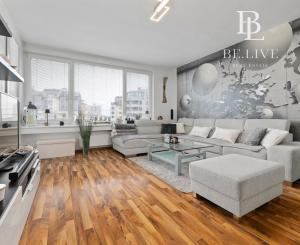 BE.LIVE COMPANY- PREDAJ- KRÁSNY VEĽKOMETRÁŽNY 2i BYT- S GARÁŽOVÝM STÁTÍM A PIVNICOU