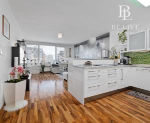 BE.LIVE COMPANY- PREDAJ- KRÁSNY VEĽKOMETRÁŽNY 2i BYT- S GARÁŽOVÝM STÁTÍM A PIVNICOU