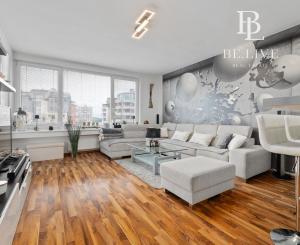 BE.LIVE COMPANY- PREDAJ- KRÁSNY VEĽKOMETRÁŽNY 2i BYT- S GARÁŽOVÝM STÁTÍM A PIVNICOU