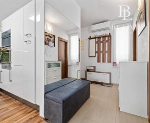 BE.LIVE COMPANY- PREDAJ- KRÁSNY VEĽKOMETRÁŽNY 2i BYT- S GARÁŽOVÝM STÁTÍM A PIVNICOU