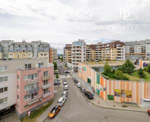 BE.LIVE COMPANY- PREDAJ- KRÁSNY VEĽKOMETRÁŽNY 2i BYT- S GARÁŽOVÝM STÁTÍM A PIVNICOU