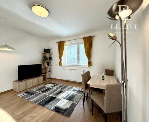 BE.LIVE COMPANY- PRENÁJOM- SVETLÝ- PRIESTRANNÝ- 3-IZBOVÝ BYT- STARÉ MESTO 