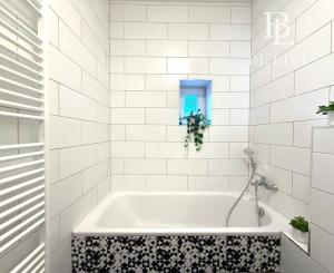 BE.LIVE COMPANY- PRENÁJOM- SVETLÝ- PRIESTRANNÝ- 3-IZBOVÝ BYT- STARÉ MESTO 