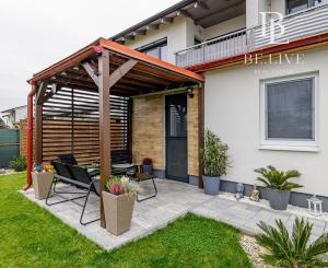 BE.LIVE COMPANY- NA PREDAJ- ELEGANTNÝ- 3-IZBOVÝ BYT- PREMENENÝ- NA PRIESTRANNÝ- MODERNÝ- 2-IZBOVÝ- SO ZÁHRADOU- MALÝ BIEL