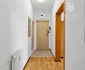 BE.LIVE COMPANY - NA PREDAJ - NADŠTANDARDNE VEĽKÝ 1-IZBOVÝ BYT S BALKÓNOM – SKVELÁ DISPOZÍCIA A NÁDHERNÝ VÝHĽAD