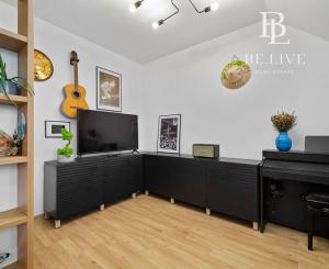 BE.LIVE COMPANY- NA PREDAJ- ÚTULNÝ- A- ZAUJÍMAVÝ- 2-IZBOVÝ- MEZANÍN- RUŽINOV- KOŠICKÁ ULICA 