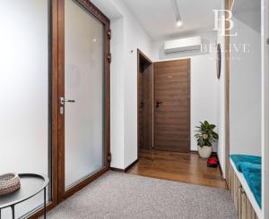 BE.LIVE COMPANY- PREDAJ- EXKLUZÍVNY- 5-IZBOVÝ DOM- EKOOSADA-  VEĽKÉ UĽANY