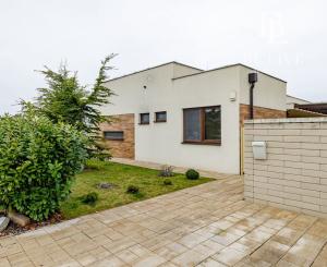 BE.LIVE COMPANY- PREDAJ- EXKLUZÍVNY- 5-IZBOVÝ DOM- EKOOSADA-  VEĽKÉ UĽANY