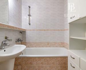 BE.LIVE COMPANY – NA PREDAJ – 3-IZBOVÝ BYT S LOGGIOU – SKVELÁ DISPOZÍCIA A TICHÝ VNÚTROBLOK