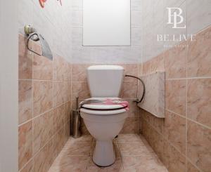 BE.LIVE COMPANY – NA PREDAJ – 3-IZBOVÝ BYT S LOGGIOU – SKVELÁ DISPOZÍCIA A TICHÝ VNÚTROBLOK