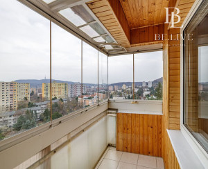 REZERVOVANÝ- BE.LIVE COMPANY - NA PREDAJ - NADŠTANDARDNE VEĽKÝ 1-IZBOVÝ BYT S BALKÓNOM – SKVELÁ DISPOZÍCIA A NÁDHERNÝ VÝHĽAD - CHROBÁKOVÁ -DÚBRAVKA