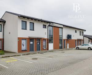 KRÁSNY- 2-IZBOVÝ BYT- NA PREDAJ- SO ZÁHRADOU-SENEC- MALÝ BIEL