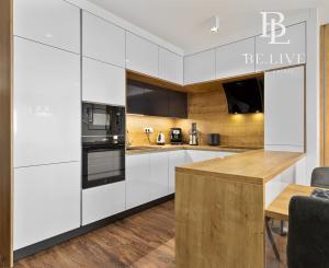 REZERVOVANÝ- BE.LIVE COMPANY – MODERNÝ 2-IZBOVÝ BYT - ARCHITEKTONICKÝ DIZAJN – S DVOMA BALKÓNMI – NOVOSTAVBA – TEHELNÉ POLE- BRATISLAVA 