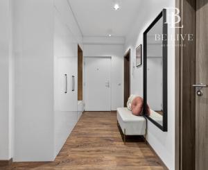 REZERVOVANÝ- BE.LIVE COMPANY – MODERNÝ 2-IZBOVÝ BYT - ARCHITEKTONICKÝ DIZAJN – S DVOMA BALKÓNMI – NOVOSTAVBA – TEHELNÉ POLE- BRATISLAVA 