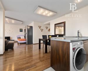 BE.LIVE COMPANY- PREDAJ- KRÁSNY- 3-IZBOVÝ- BYT- PARKOVACIE MIESTO- STARÉ MESTO