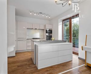 BE.LIVE COMPANY- PRENÁJOM- 5- IZBOVÝ- DOM- S BAZÉNOM- KARLOVÁ VES- BRATISLAVA 