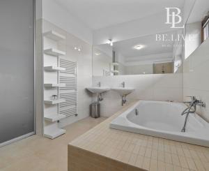 BE.LIVE COMPANY- PRENÁJOM- 5- IZBOVÝ- DOM- S BAZÉNOM- KARLOVÁ VES- BRATISLAVA 