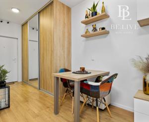 BE.LIVE COMPANY | NA PREDAJ | MODERNÝ 1-IZBOVÝ BYT | KOMPLETNE ZARIADENÝ | BALKÓN | KOBKA V CENE | TEHELNÉ POLE – BAJKALSKÁ