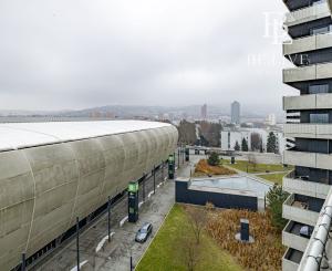 BE.LIVE COMPANY | NA PREDAJ | MODERNÝ 1-IZBOVÝ BYT | KOMPLETNE ZARIADENÝ | BALKÓN | KOBKA V CENE | TEHELNÉ POLE – BAJKALSKÁ