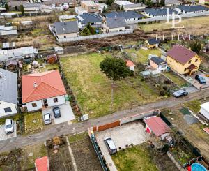 BE.LIVE COMPANY- PREDAJ- SLNEČNÝ- STAVEBNÝ POZEMOK - TICHÁ LOKALITA - BLÍZKO CENTRA - MALACKY