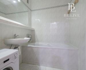 PREDANÝ- BE.LIVE COMPANY - NA PREDAJ - NADŠTANDARDNE VEĽKÝ 1-IZBOVÝ BYT S BALKÓNOM – SKVELÁ DISPOZÍCIA A NÁDHERNÝ VÝHĽAD - CHROBÁKOVÁ -DÚBRAVKA