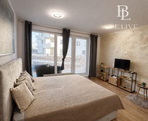 OFF PONUKA-NA PREDAJ – KOMPLETNE ZARIADENÝ 1-IZBOVÝ APARTMÁN S PRIESTRANNOU LOGGIOU – NOVOSTAVBA RENDEZ – RAČA