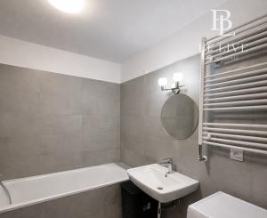 OFF PONUKA-NA PREDAJ – KOMPLETNE ZARIADENÝ 1-IZBOVÝ APARTMÁN S PRIESTRANNOU LOGGIOU – NOVOSTAVBA RENDEZ – RAČA