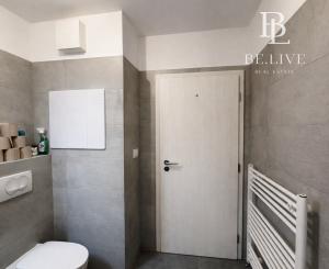 OFF PONUKA - NA PREDAJ – KOMPLETNE ZARIADENÝ 1-IZBOVÝ APARTMÁN S LOGGIOU – NOVOSTAVBA RENDEZ – RAČA