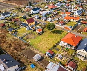 BE.LIVE COMPANY – NA PREDAJ SLNEČNÝ POZEMOK - TICHÁ LOKALITA - BLÍZKO CENTRA - MALACKY