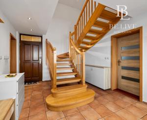 BE.LIVE COMPANY- PREDAJ- 4-IZBOVÝ- RODINNÝ DOM- S GARÁŽOU- VÍRIVKOU- VEĽKOU ZÁHRADOU- TUREŇ- SENEC