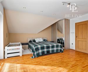 BE.LIVE COMPANY- PREDAJ- 4-IZBOVÝ- RODINNÝ DOM- S GARÁŽOU- VÍRIVKOU- VEĽKOU ZÁHRADOU- TUREŇ- SENEC