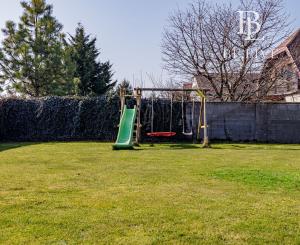 BE.LIVE COMPANY- PREDAJ- 4-IZBOVÝ- RODINNÝ DOM- S GARÁŽOU- VÍRIVKOU- VEĽKOU ZÁHRADOU- TUREŇ- SENEC