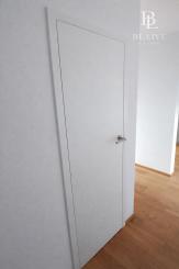 BE.LIVE COMPANY- NA PREDAJ – NADŠTANDARDNÝ 4-IZBOVÝ BYT PO KOMPLETNEJ REKONŠTRUKCII – GARÁŽOVÉ STÁTIE A PIVNICA V CENE - CUBICON - KARLOVA VES