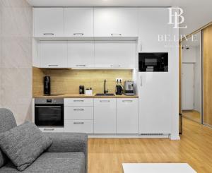 BE.LIVE COMPANY | NA PREDAJ | ŠTÝLOVÝ 1-IZBOVÝ BYT | ZARIADENÝ NA MIERU | BALKÓN | KOBKA V CENE | TEHELNÉ POLE - BAJKALSKÁ