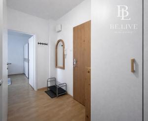 BE.LIVE COMPANY- PRENÁJOM- 2-IZBOVÝ BYT- RUŽINOV- REZEDOVÁ ULICA- PRI OC RETRO 